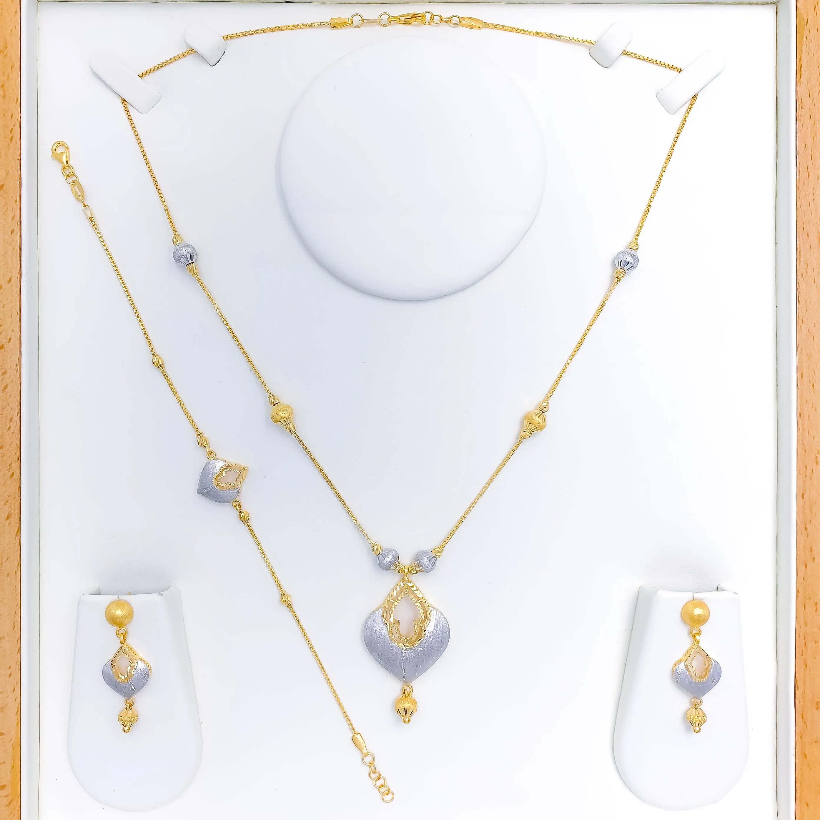 Accented Satin Finish Necklace Set w/bracelet