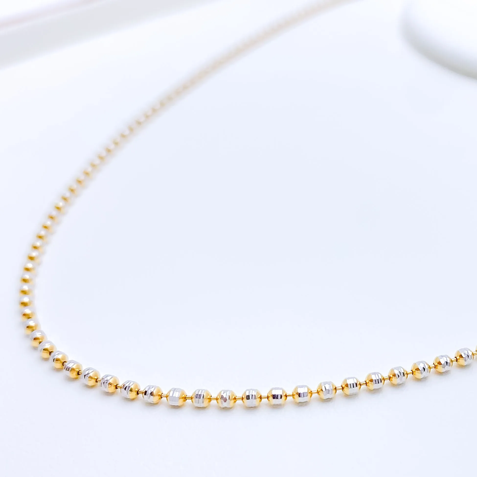 Attractive Two-Tone Bead Chain - 18"