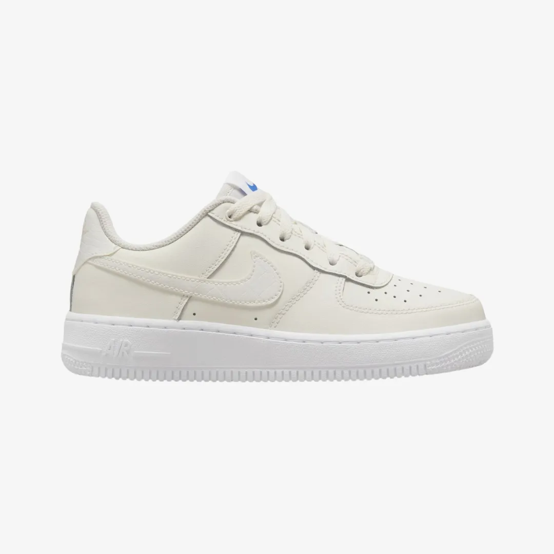 gradeschool nike air force 1 lv8 (sail/white)