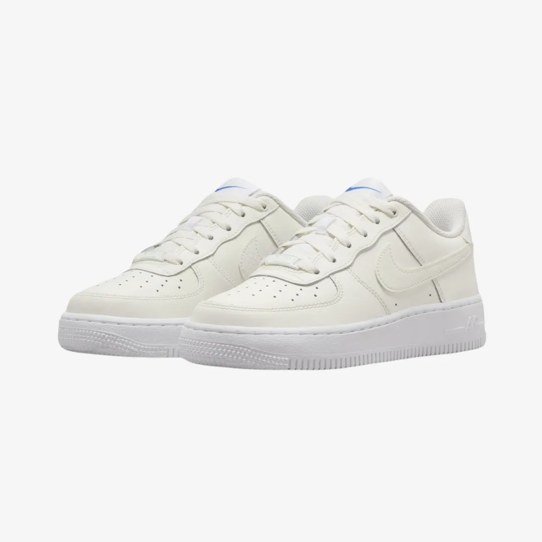 gradeschool nike air force 1 lv8 (sail/white)