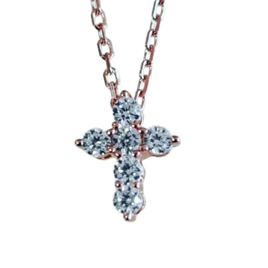 Isla Classic Cross Necklace small