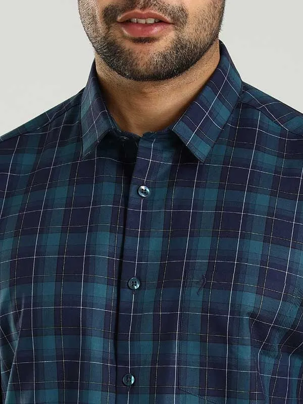 Men Checked Half Sleeve Cotton Shirt