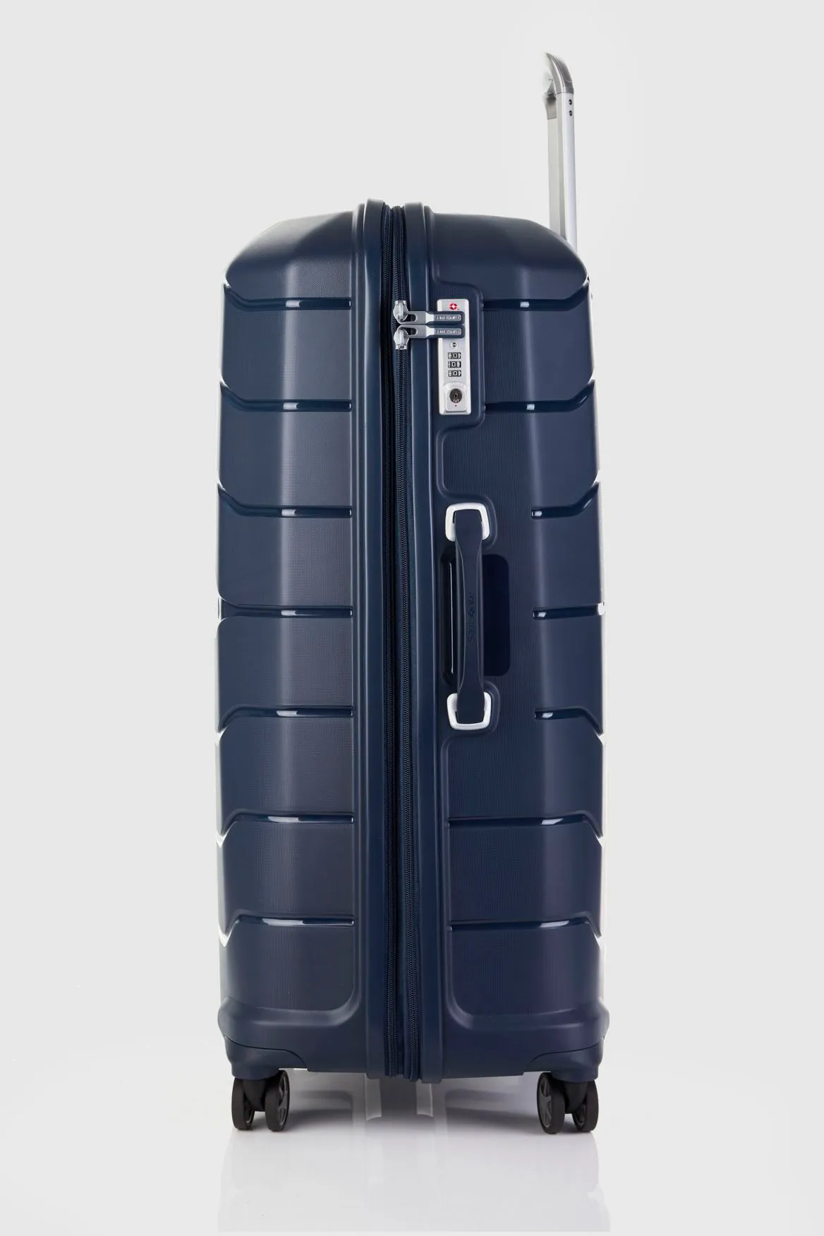 Oc2lite 81cm Suitcase