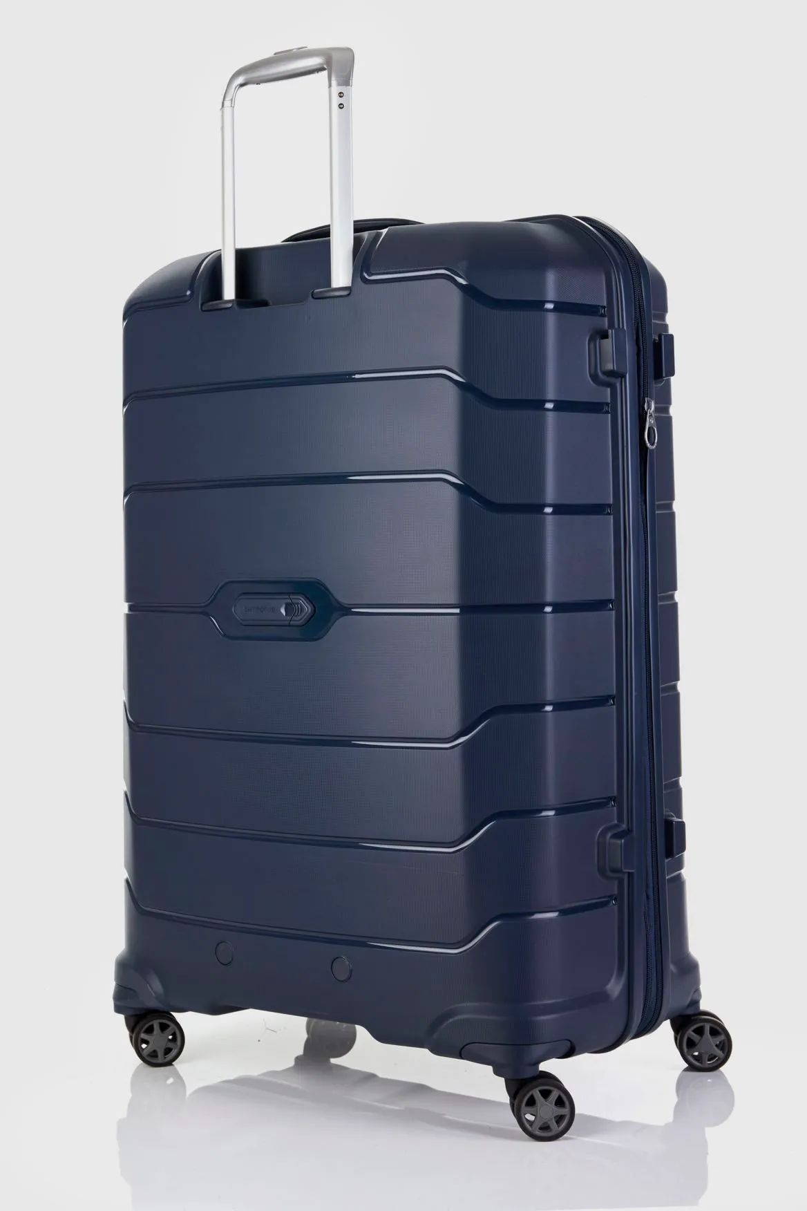 Oc2lite 81cm Suitcase