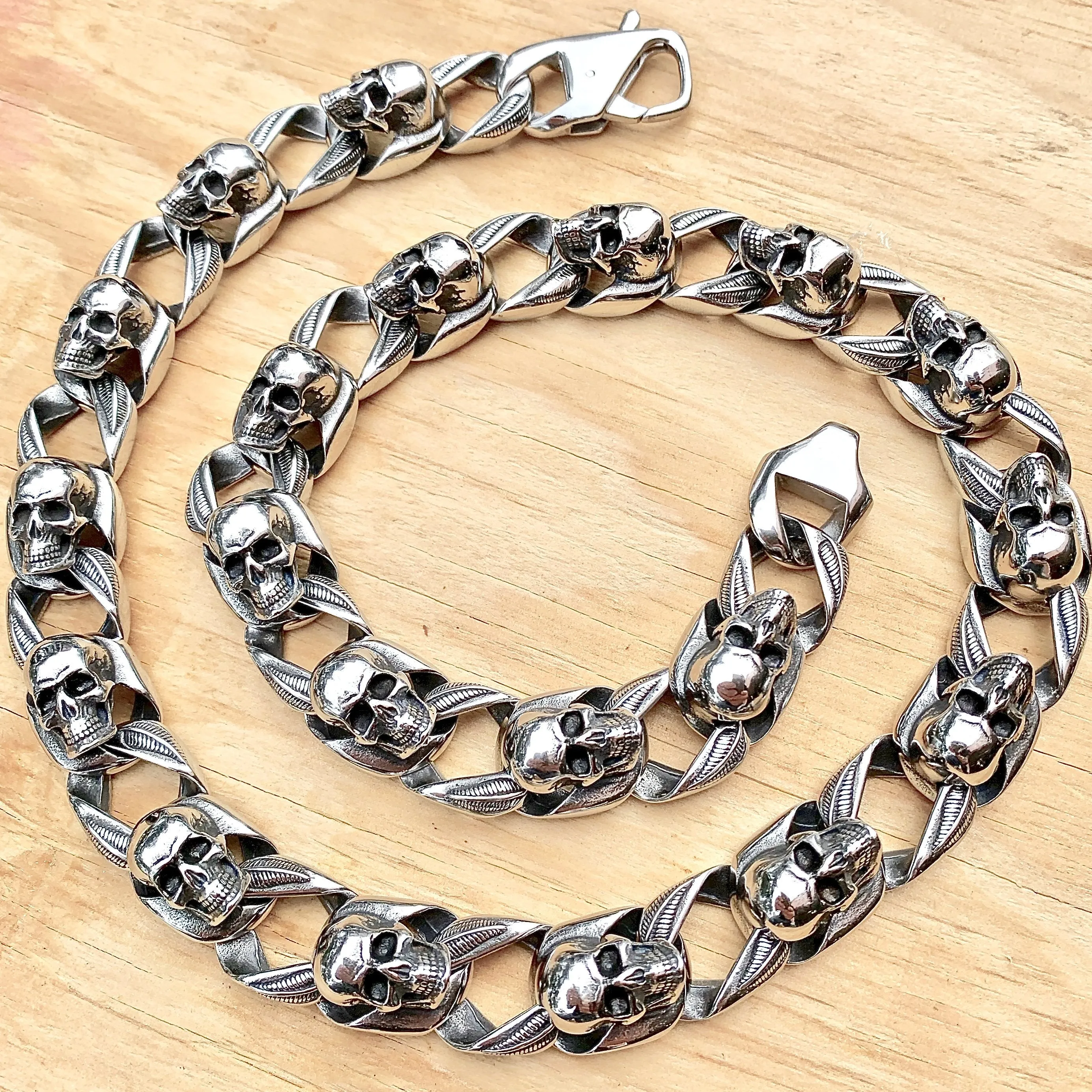 Road Warrior Necklace Chain - Links made of Skulls - RW01