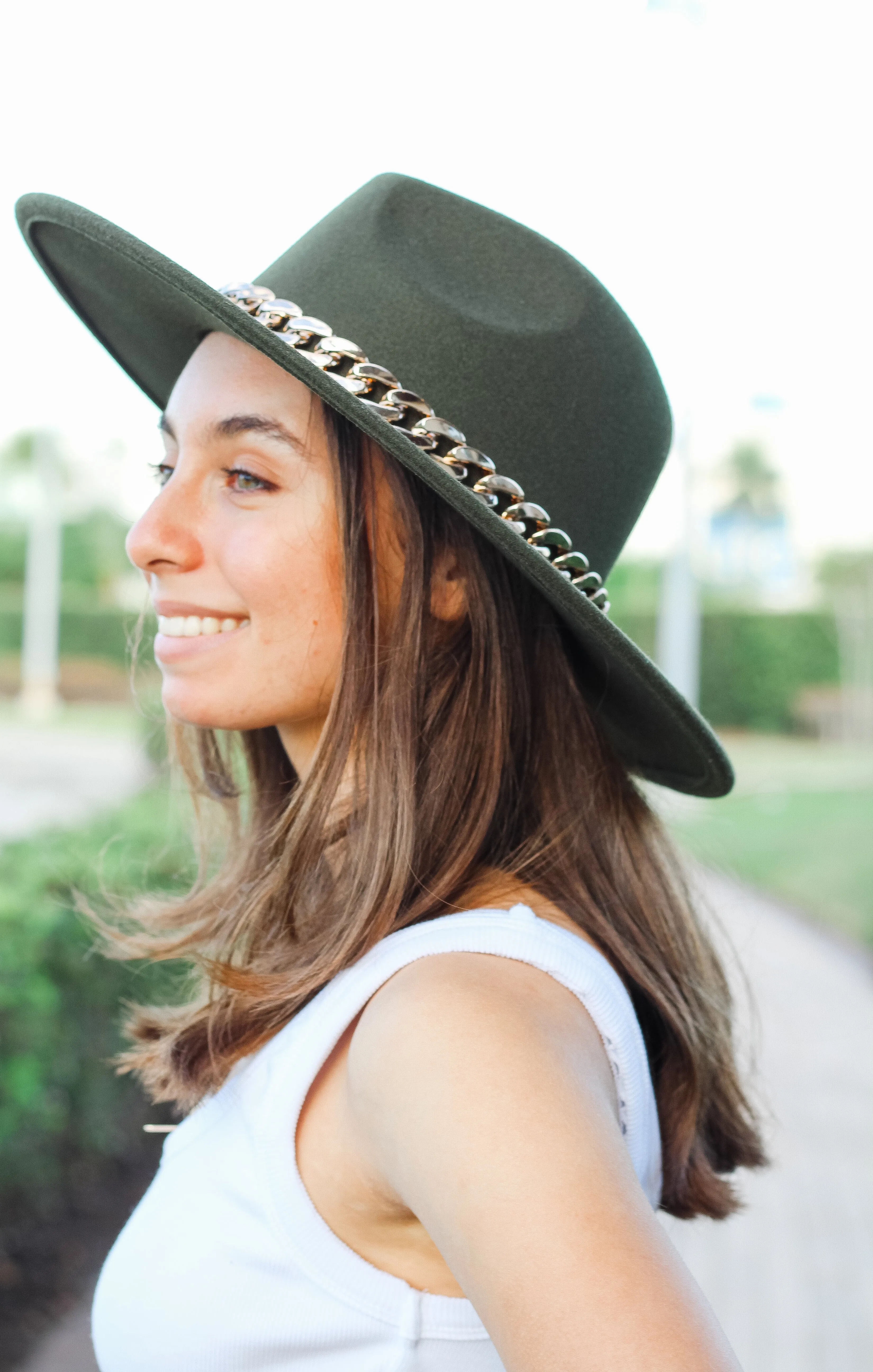 The Golden Chain Wide Brim Hat (Olive)