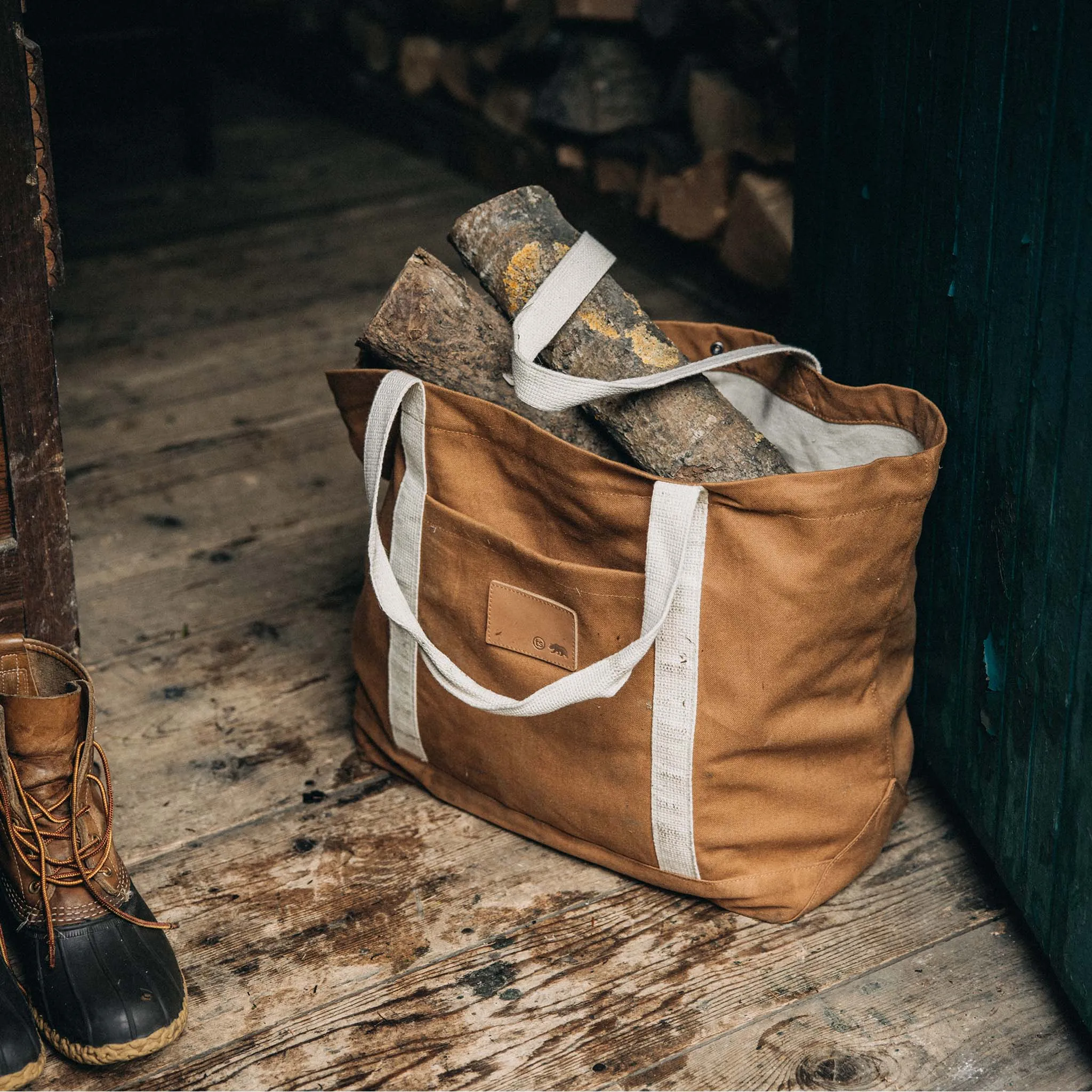 The Market Tote in Cedar Boss Duck